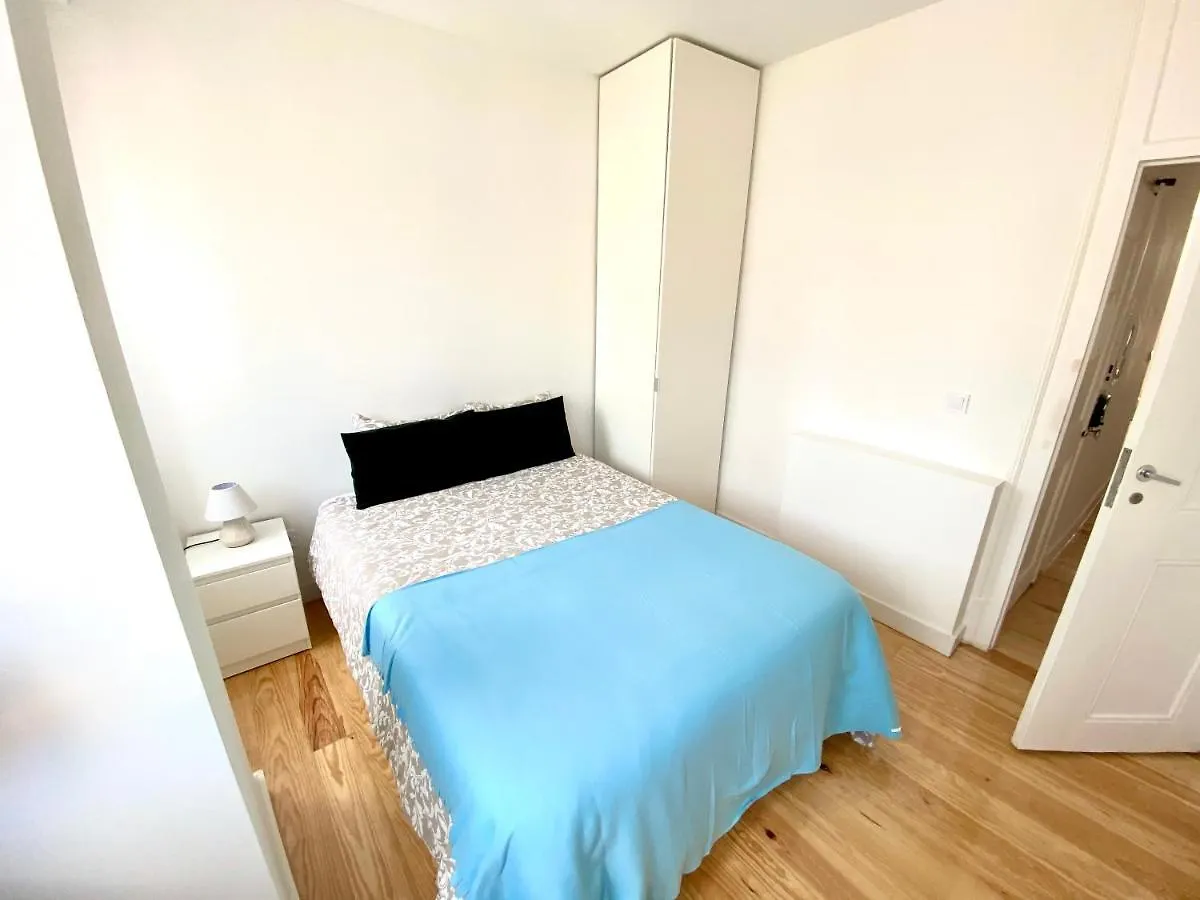 20-2 Lisbon Castle View Apartment With French Terrace Portugal