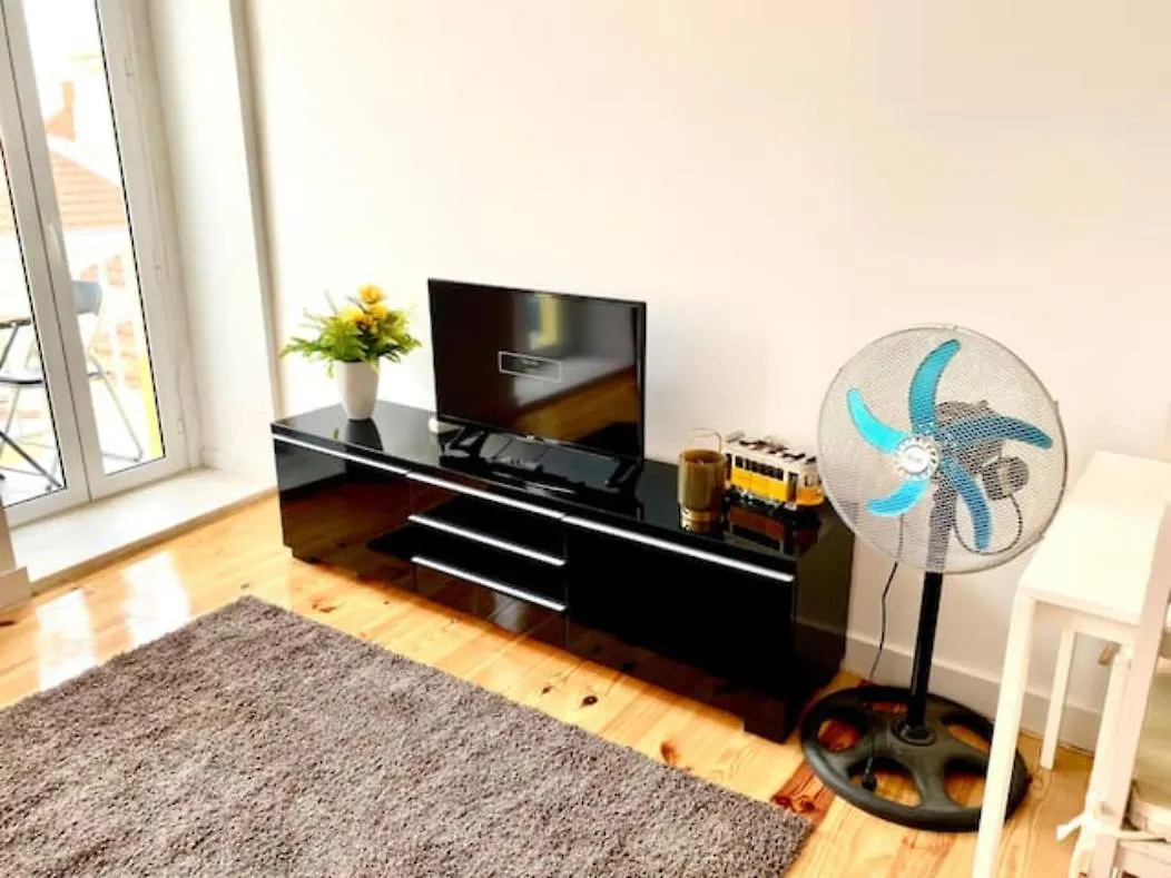 20-2 Lisbon Castle View Apartment With French Terrace Portugal