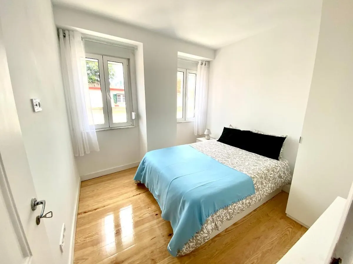 20-2 Lisbon Castle View Apartment With French Terrace