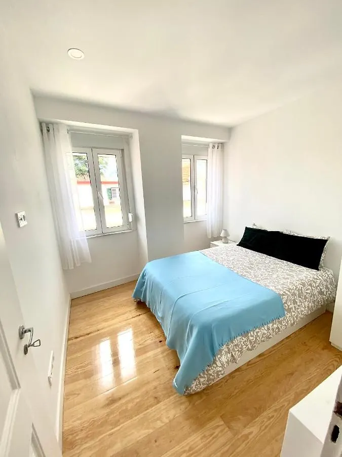 20-2 Lisbon Castle View Apartment With French Terrace